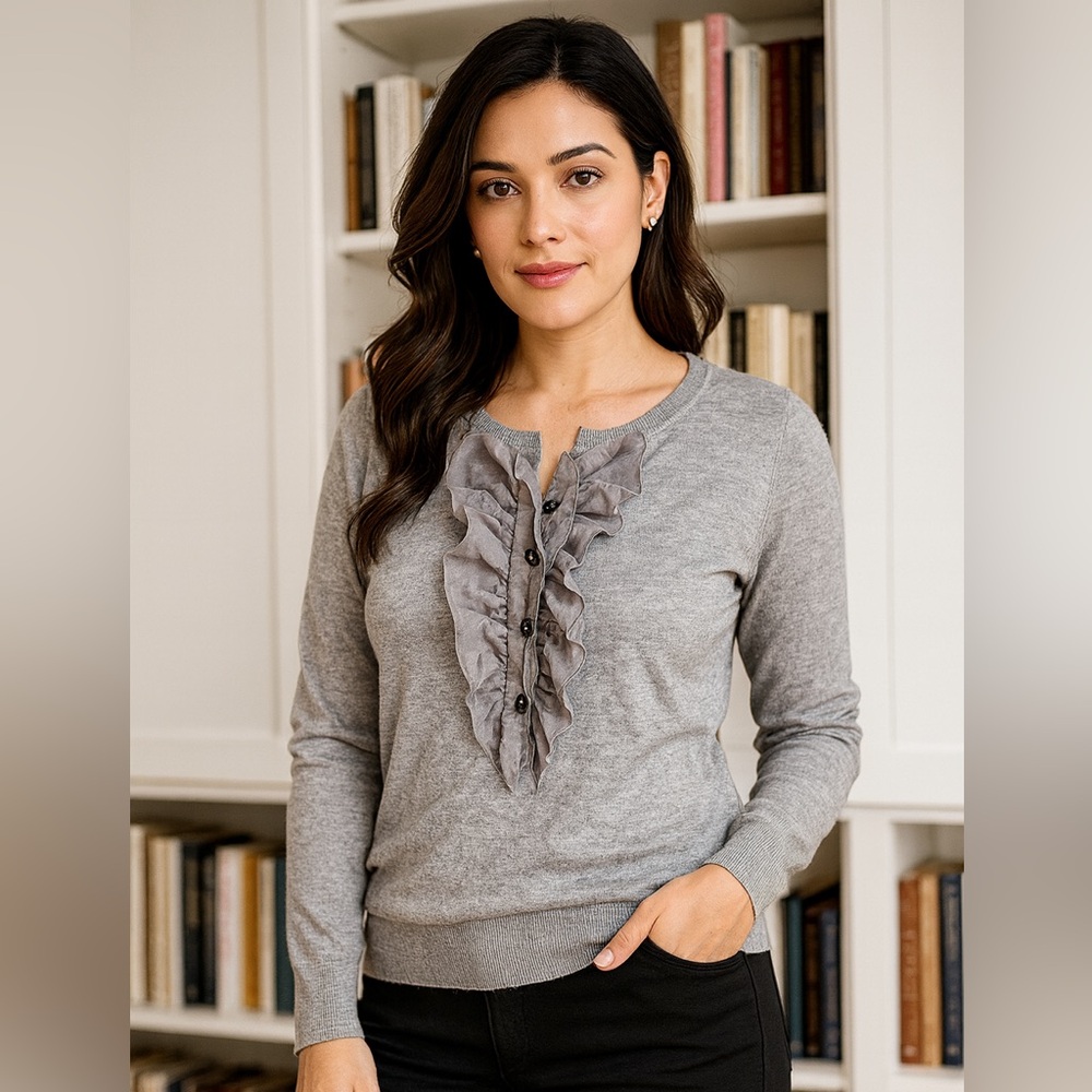 GAP Silk Blend Ruffle Front Sweater Gray Lightweight Pullover Women’s size large